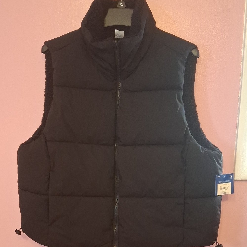 NWT. JUNIORS XL. Arizona Jean Company Black Puffer Vest